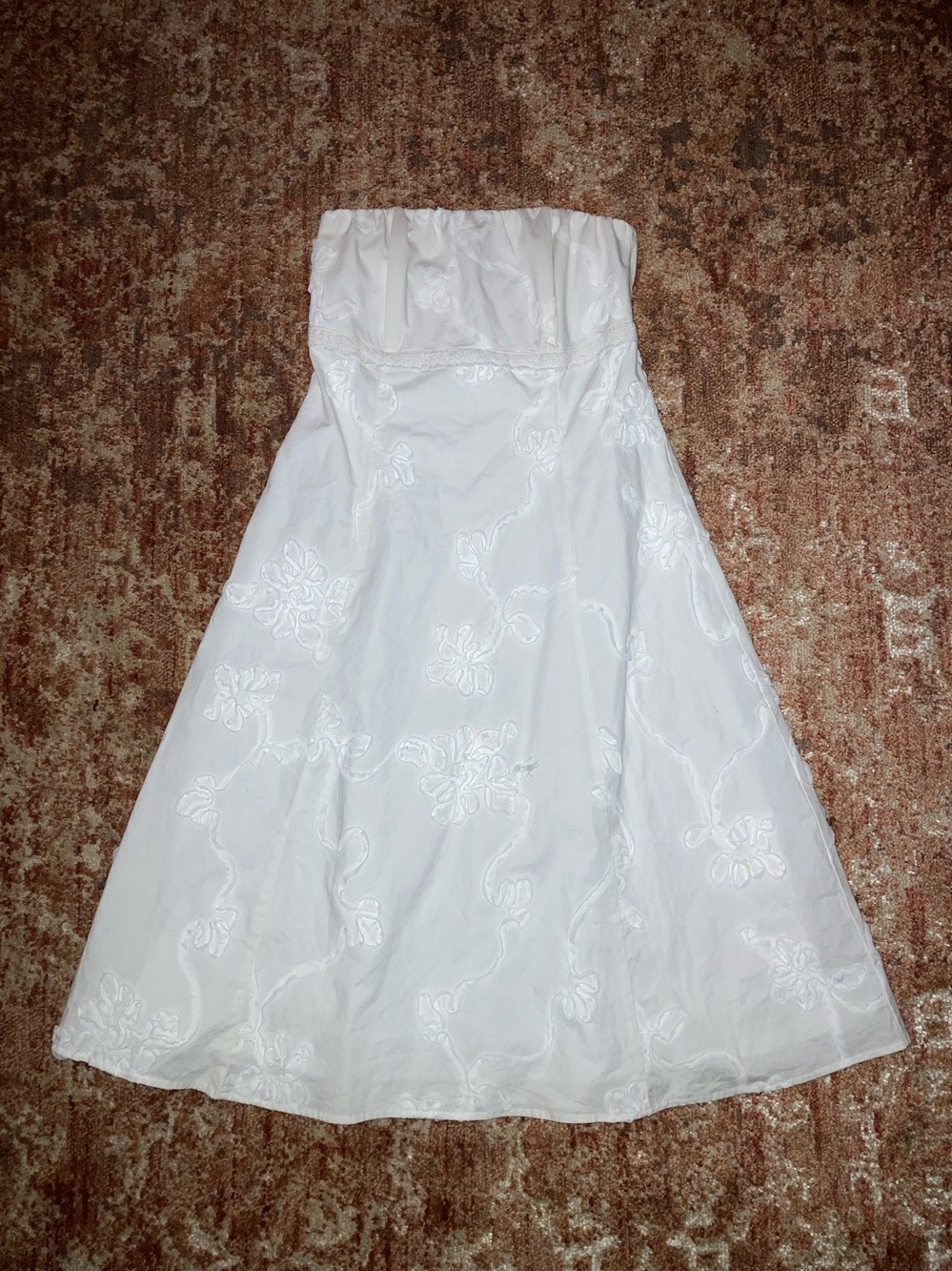 White Strapless Floral Appliqué Dress